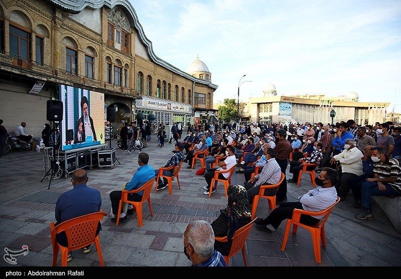 تصاویر| تماشای دومین مناظره انتخاباتی در گوشه و کنار شهر