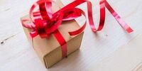 10 ایده خلاقانه برای دادن هدیه به همکار بازنشسته