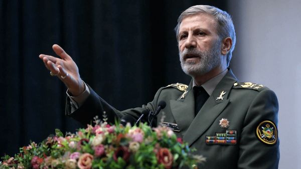 فرمانده کل ارتش: شکست دشمن حتمی است/ ایران بزرگ قابل بلعیده شدن نیست/ اقدامات دشمن در قالب برنامه‌ای تحت عنوان «فرسایش راهبردی» است