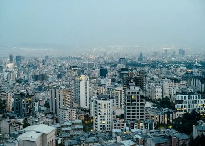اقتصاد ایران آماده مواجهه با تحریم هاست؟ | تهران هنوز تصمیمی برای واکنش احتمالی نگرفته است