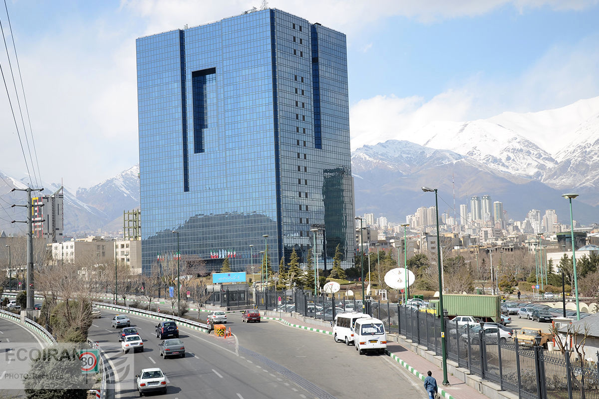 گزارش بانک مرکزی از رشد اقتصادی ایران / نقدینگی کاهش یافت؟
