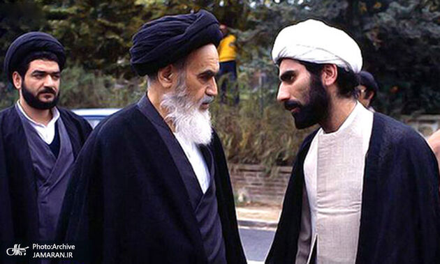 5570619_علی-اکبر-محتشمی-پور-در-کنار-امام-خمینی