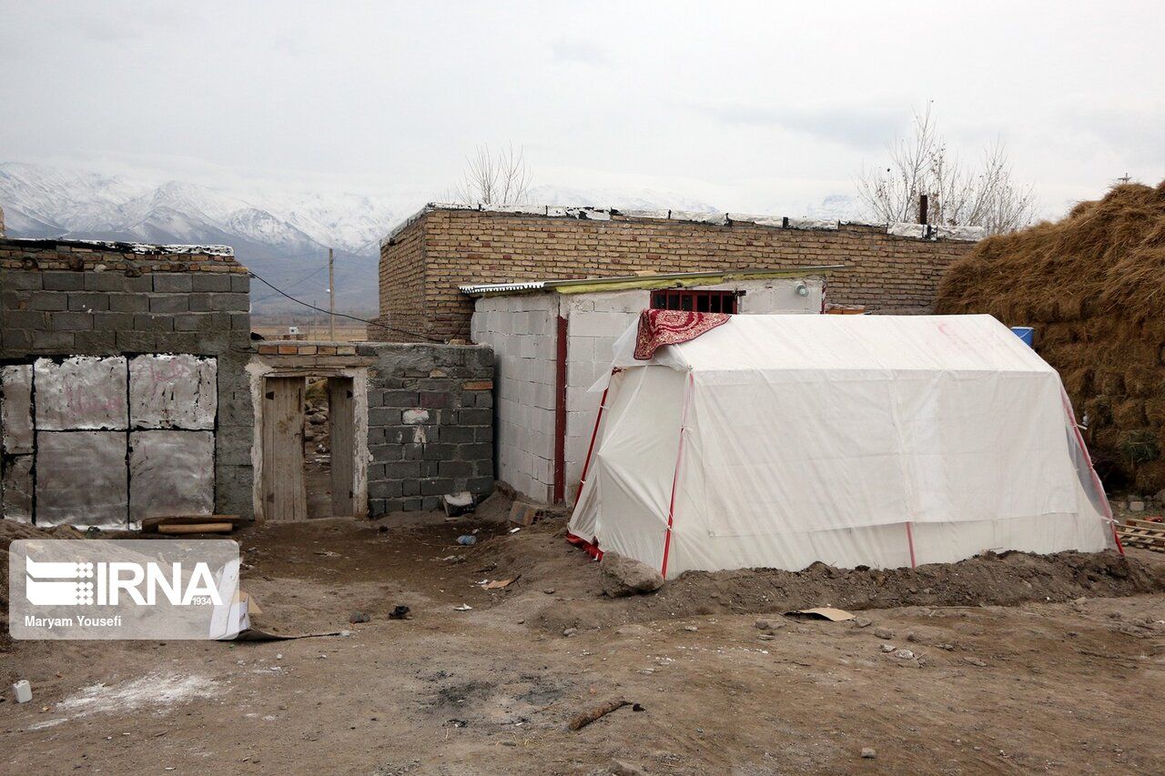اسکان موقت مردم روستاهای نهبندان به دلیل زلزله/ نیروهای امدادی در حالت آماده‌باش
