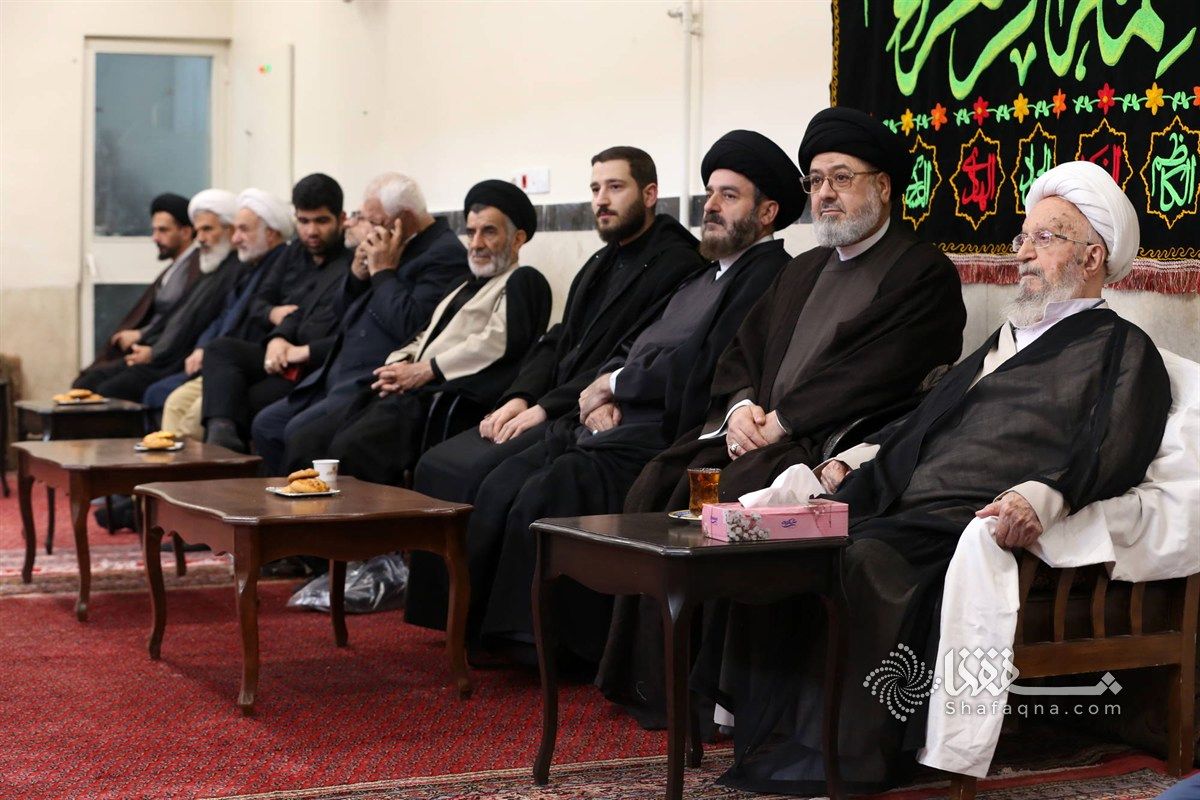 حضور آیت‌الله مکارم شیرازی در مراسم عزاداری شهادت فاطمه زهرا (س) + عکس 10