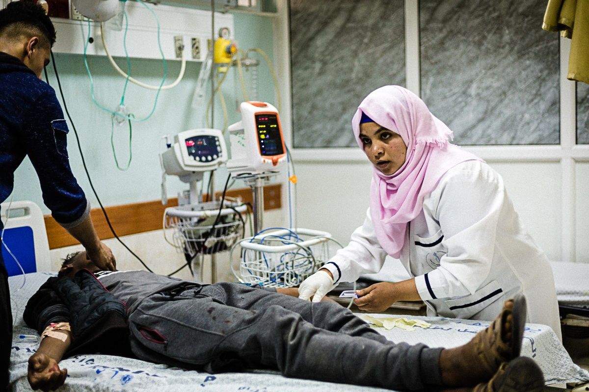 پایان تجهیزات پزشکی در بیمارستانهای غزه / مداروای بیماران بدون داروی بیهوشی!