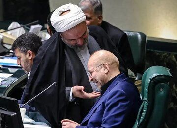 نگاه عجیب رسایی به قالیباف سوژه رسانه ها شد+ عکس
