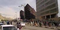 رئیس دانشگاه آزاد با خودرو از روی دانشجویان رد شد/مصدومیت دو دانشجو+فیلم