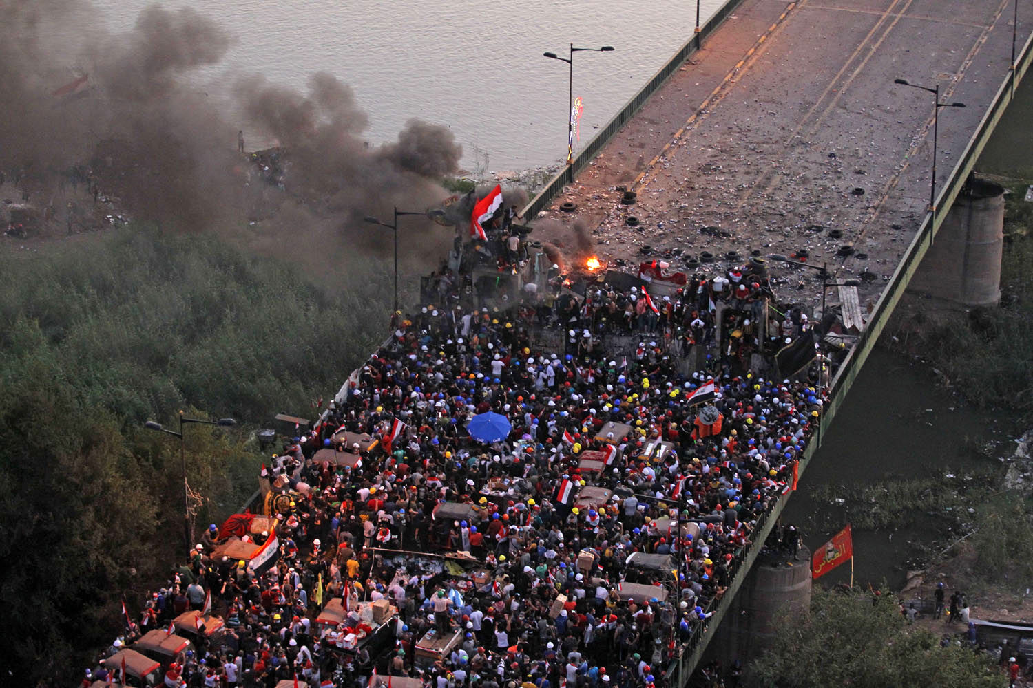 نخست‌وزیر عراق: اقدامات تروریستی با تظاهرات‌ها همراه شده است