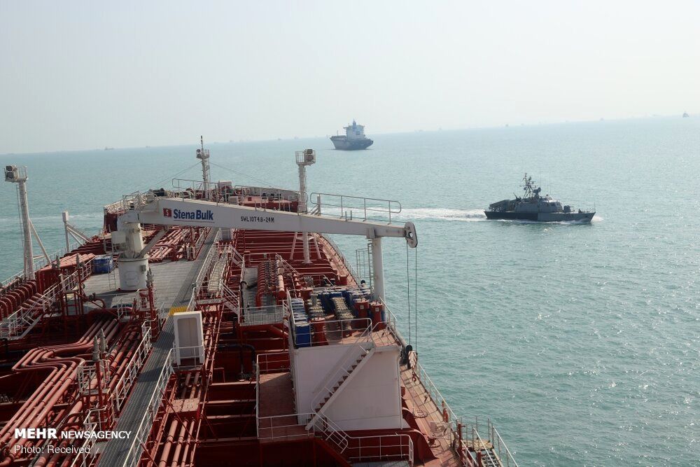 پس لرزه‌های توقیف نفتکش ونزوئلا توسط آمریکا /  بیش از ۳۰ کشتی تحت تحریم آمریکا در معرض خطر قرار دارند