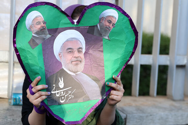 تصاویر همایش حامیان روحانی در ورزشگاه شهید شیرودی