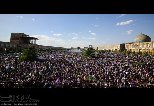 تصاویر سخنرانی حسن روحانی در میدان نقش جهان اصفهان