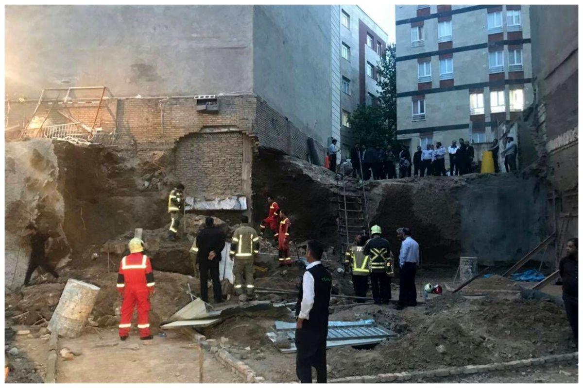 وقوع حادثه مرگبار برای یک کارگر در تهران + عکس