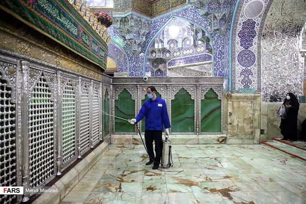 ضدعفونی کردن حرم حضرت فاطمه معصومه(س)