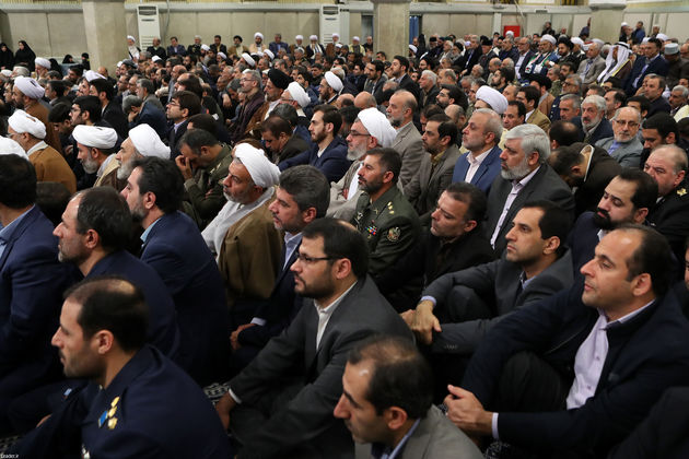 تصاویر دیدار مسئولان نظام، مهمانان کنفرانس وحدت و سفرای کشورهای اسلامی با رهبری