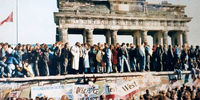 براندازی دیوار برلین؛ حفره‌ای به سوی دنیای آزاد