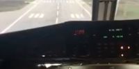 لحظه نادر برخورد عقاب با شیشه جلو هواپیما در گرگان + فیلم