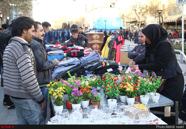 دستفروشی در خیابان ناصرخسرو