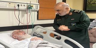 سرلشکر سلامی از آیت‌الله نوری همدانی عیادت کرد