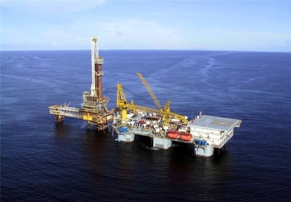 ۷۰ میلیون بشکه میعانات نفتی ایران در دریا شناور است