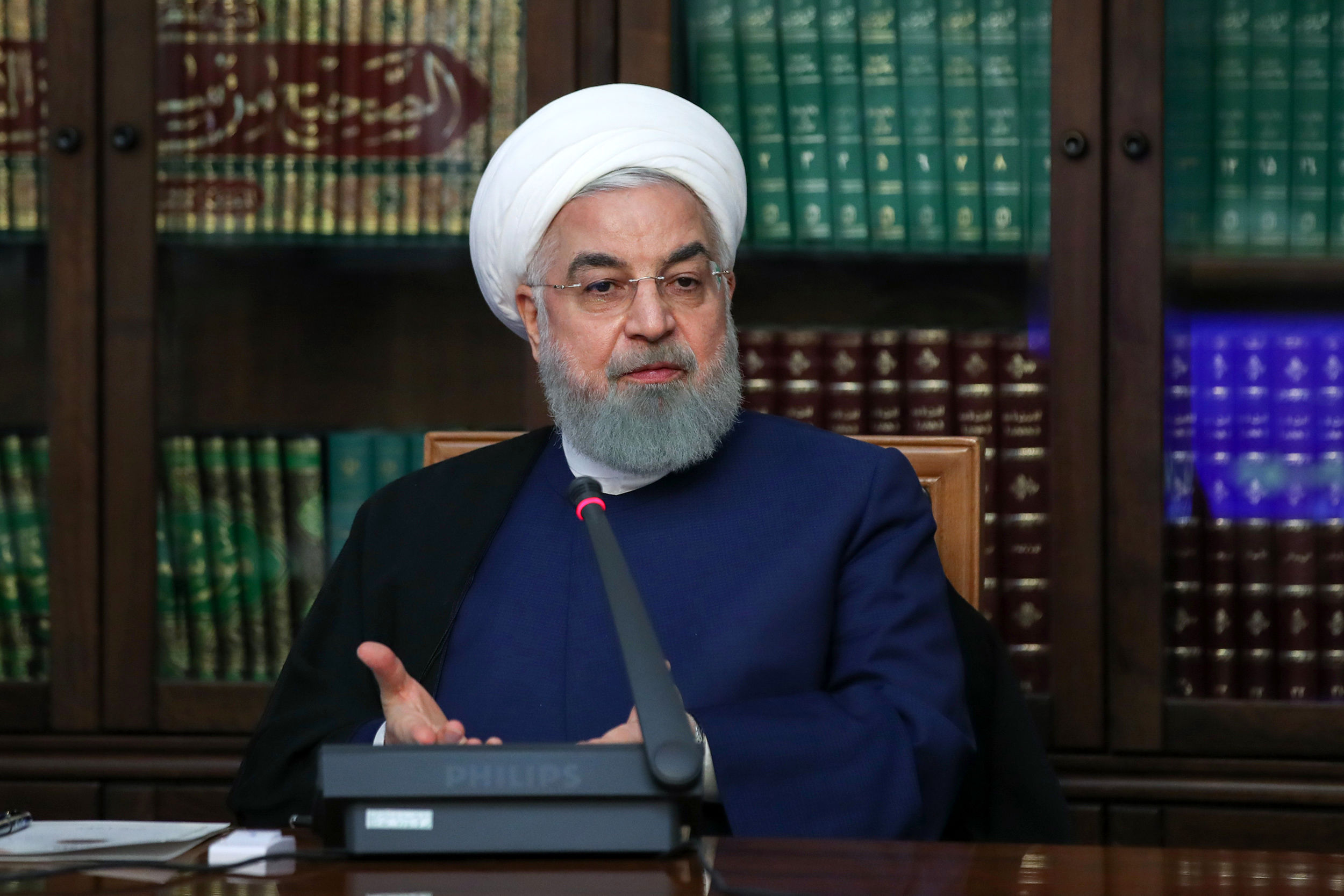 دستور روحانی به همتی: مداخلات هدفمند بانک مرکزی در بازار ارز تقویت شود