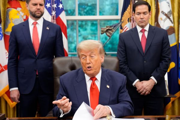 دو کاندیدایِ ترامپ در انتخابات آمریکا به روایت گاردین | رقص انتخاباتی این خودشیفته تمامی ندارد 