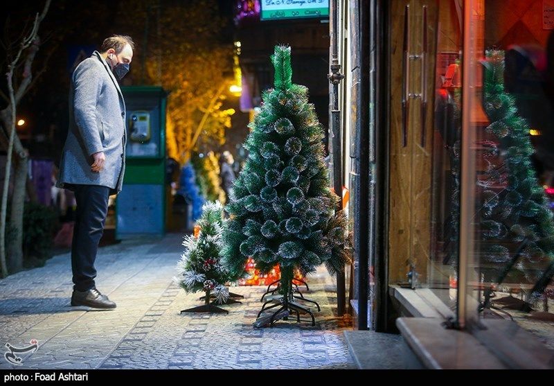 تصاویر| حال و هوای کریسمس درخیابان های تهران