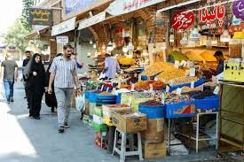 عجیب اما واقعی؛ اجاره موزاییکی پیاده رو مقابل مغازه ها در تهران + فیلم