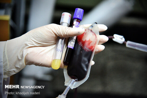 مشکلات اهدای خون در پاندمی کرونا/ مردم به بیماران عیدی بدهند
