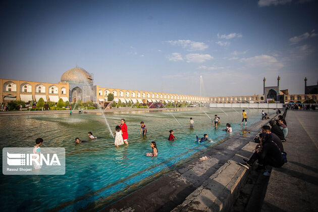 آب بازی تابستانه کودکان