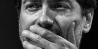 پاسخ همایون شجریان به منتقدان: برخی به سیاق آن قمه‌کشان، قلم‌کشانند