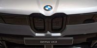 BMW از لوگوی جدیدش رونمایی کرد+ عکس 