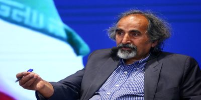 آزادارمکی: صداوسیما لکه سیاه بر چهره نظام و مزاحم انسجام ملی است/ جلیلیون اجازه تغییر در صداوسیما را نمی دهند