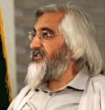 طعنه روزنامه اصولگرا به وحید جلیلی: به جای جنگیدن با دشمنان ذهنی و فرضی خود، با دشمنان واقعی این کشور بجنگ