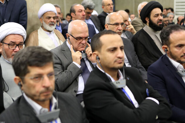 تصاویر دیدار مسئولان نظام، مهمانان کنفرانس وحدت و سفرای کشورهای اسلامی با رهبری