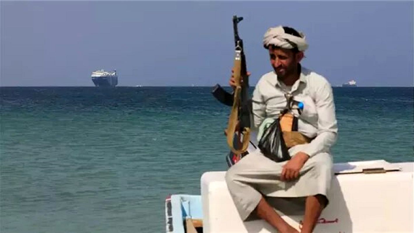  پیام تغییر مسیر به یک کشتی تجاری در آب‌های یمن 
