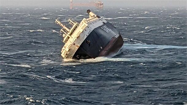 جزییات نجات خدمه کشتی غرق شده اماراتی در عسلویه