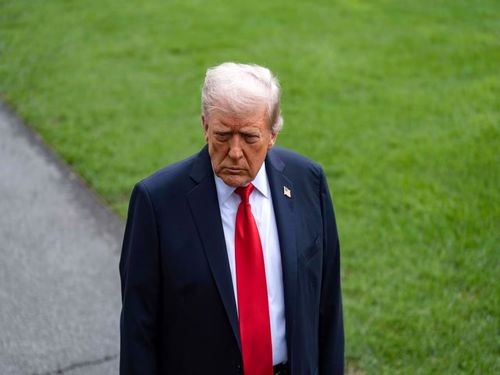 اظهارات تازه ترامپ علیه ایران/ کشتی‌ها را در تنگه هرمز اسکورت خواهیم کرد/ هفته آینده به آنها ضربه بسیار سختی خواهیم زد