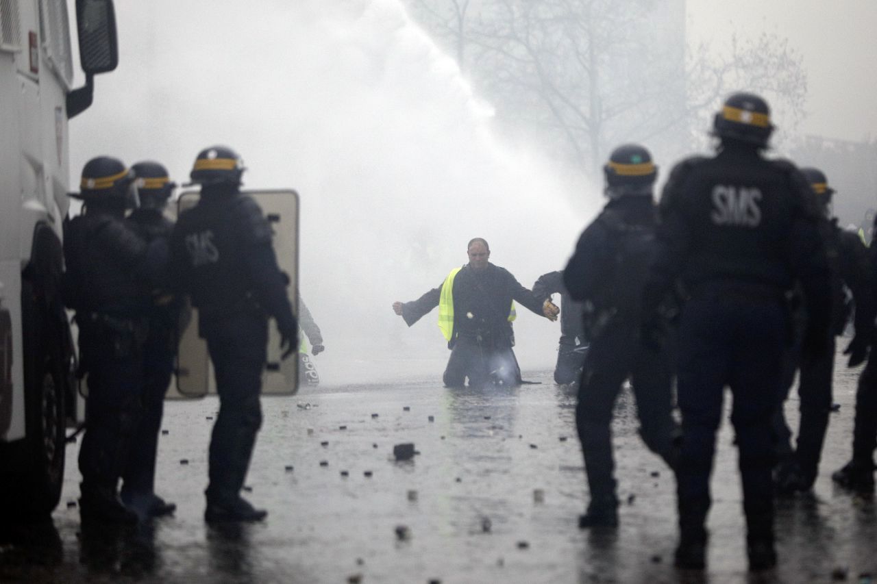 آماده‌باش پلیس پاریس برای پنجمین هفته اعتراضات