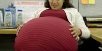 این زن 260 هفته است بارداره ! + تصاویر
