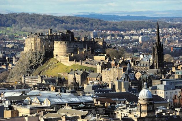 Edinburgh_Castle_Rock-most-beautiful-cities