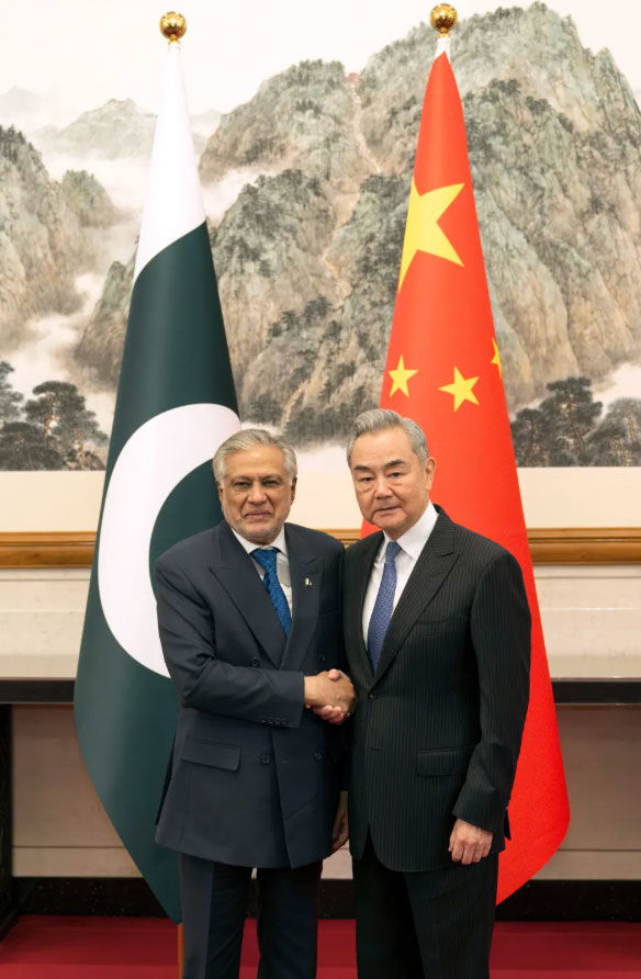 دیدار وزرای خارجه چین و پاکستان در پکن با موضوع میانجیگری برای آتش بس در جنگ علیه ایران