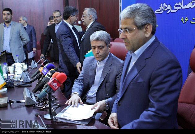  تصاویر نشست خبری وزیر امور اقتصادی و دارایی