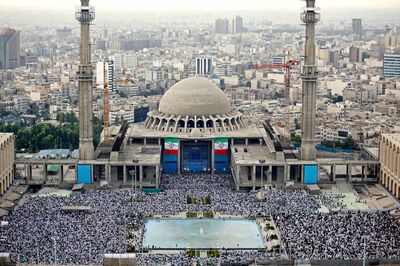 تصاویری از مصلی تهران در روز عید سعید فطر/ شعرخوانی محمدحسین پویانفر در مراسم نماز عید فطر تهران+ فیلم