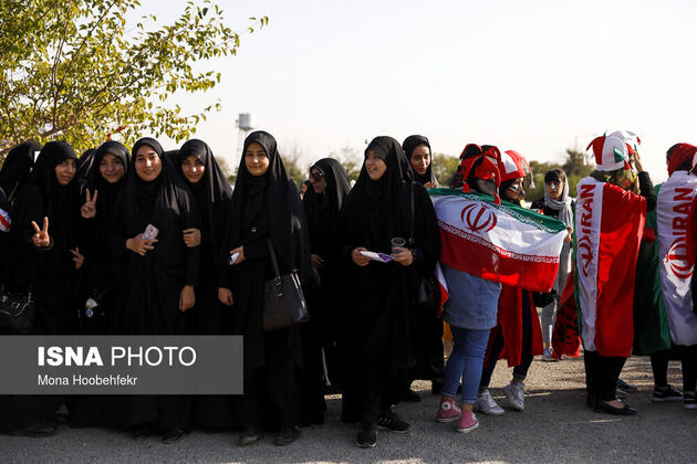 منتخب تصاویر نخستین حضور قانونی زنان ایرانی در ورزشگاه آزادی