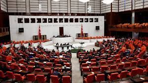 کتک کاری در پارلمان بر سر وزیر کشور ترکیه+ فیلم