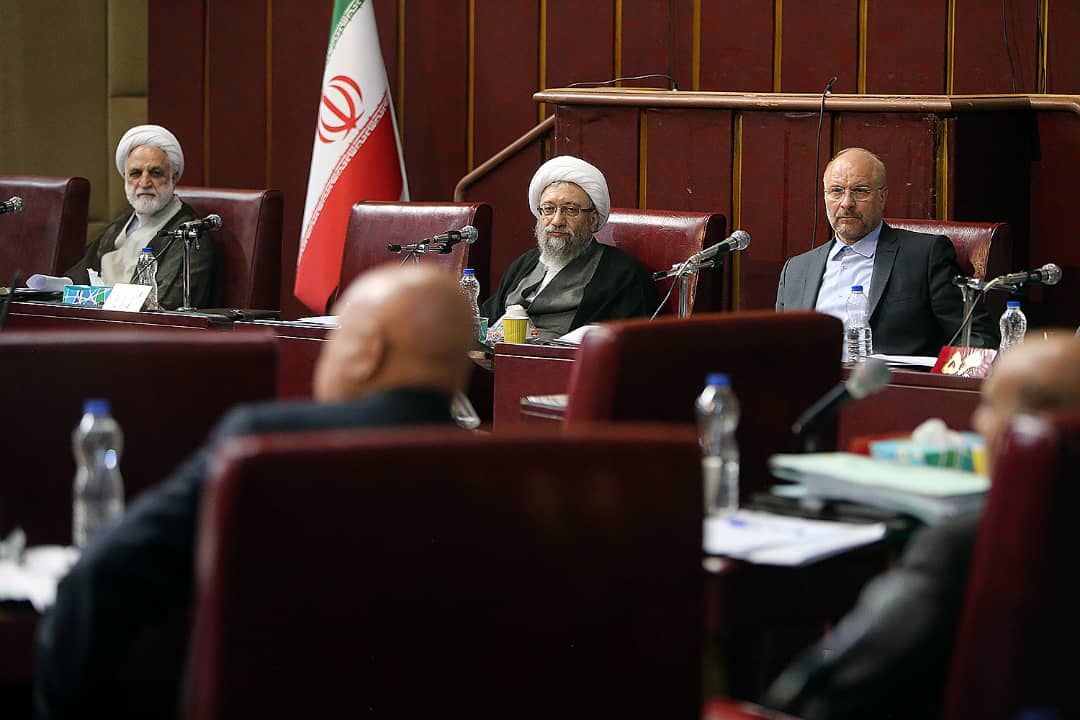 احمدی نژاد کجاست؟/ عکسی از لاریجانی، محسن رضایی و حدادعادل