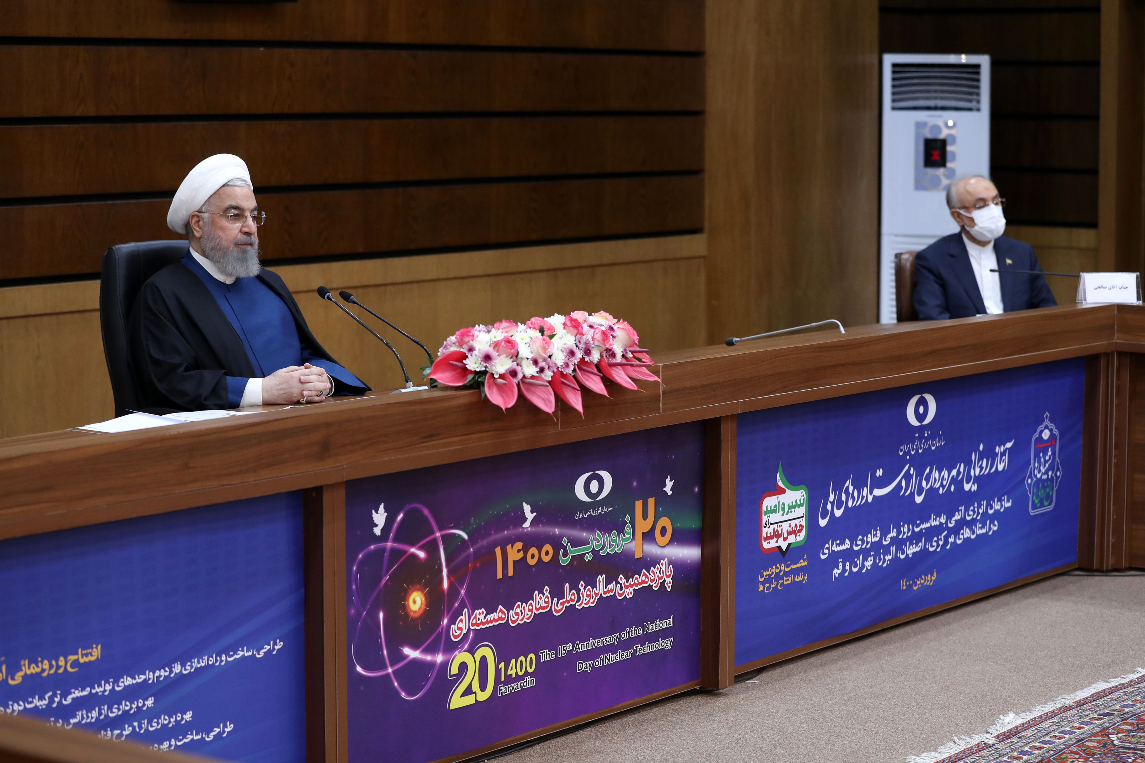 روحانی: ایجاد رونق اقتصادی، امنیت شغلی کارگران را تضمین می‌کند