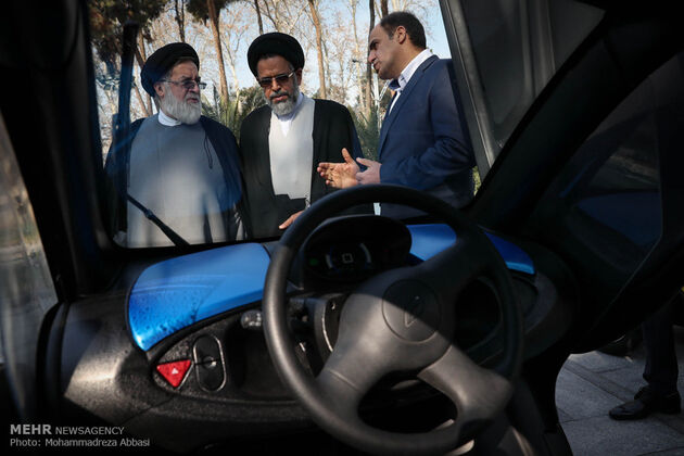 بازدید رییس جمهور از خودرو های برقی ساخت داخل