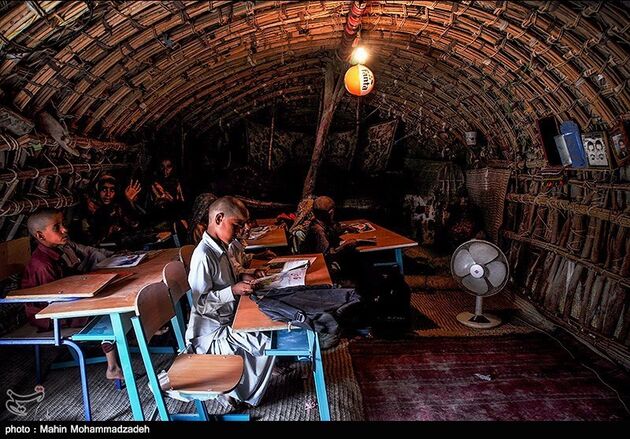 مدرسه کپری در سیستان و بلوچستان