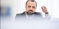 اعتراف خاندوزی برای اولین بار در مورد دلارهای نقدی 